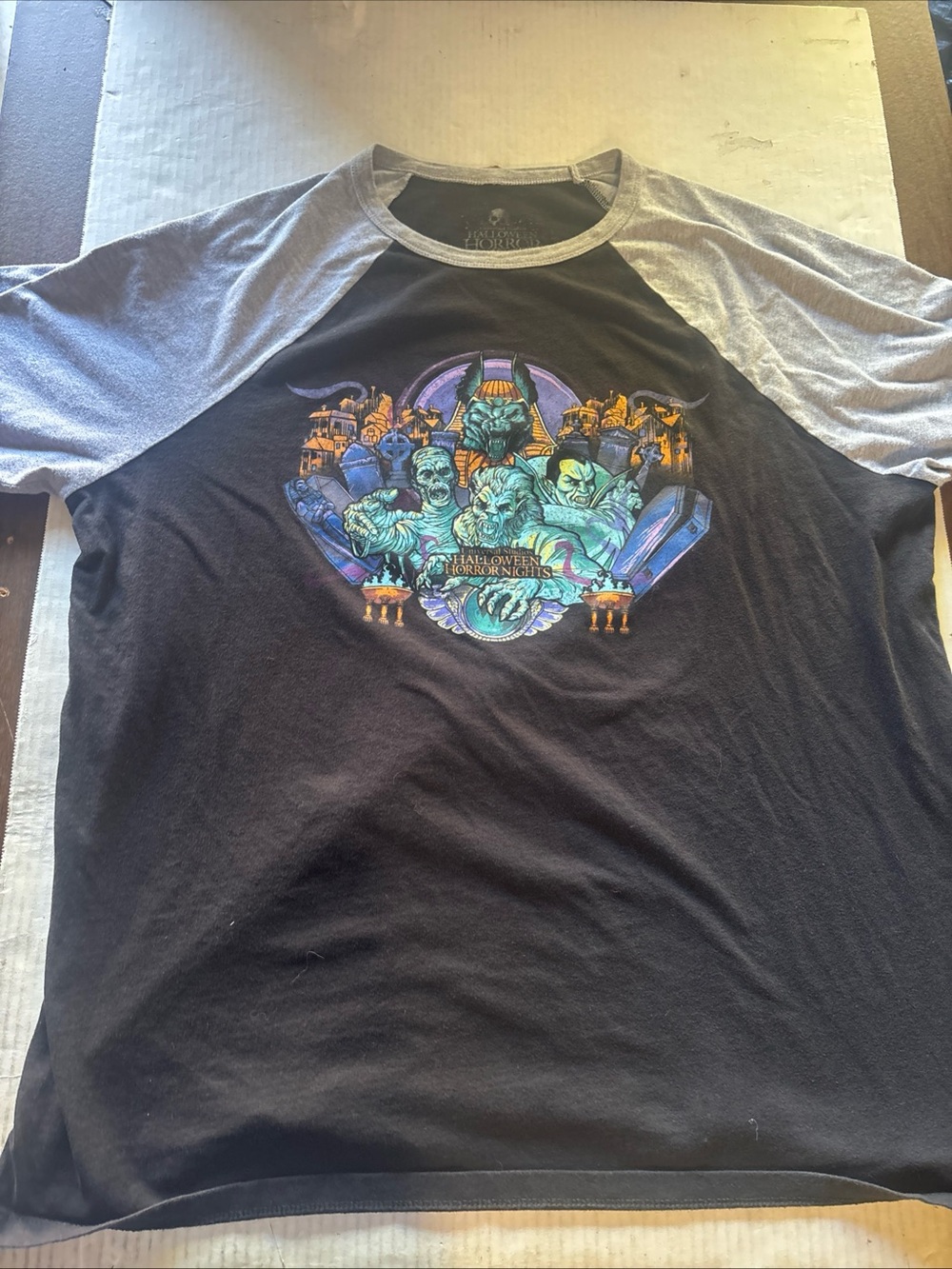 UNIVERSAL STUDIOS HHN 2022 Halloween Monsters Graphic Tee - Black & Gray